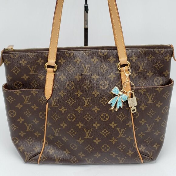 Authentic Louis Vuitton Lock & Key with unbranded Bagcharm, Keycharm, Keychain - Picture 3 of 7